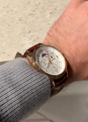 "Klassiek waterdicht herenhorloge, elegant design, leren band, tijdloos en robuust, ideaal voor zowel formele als informele g