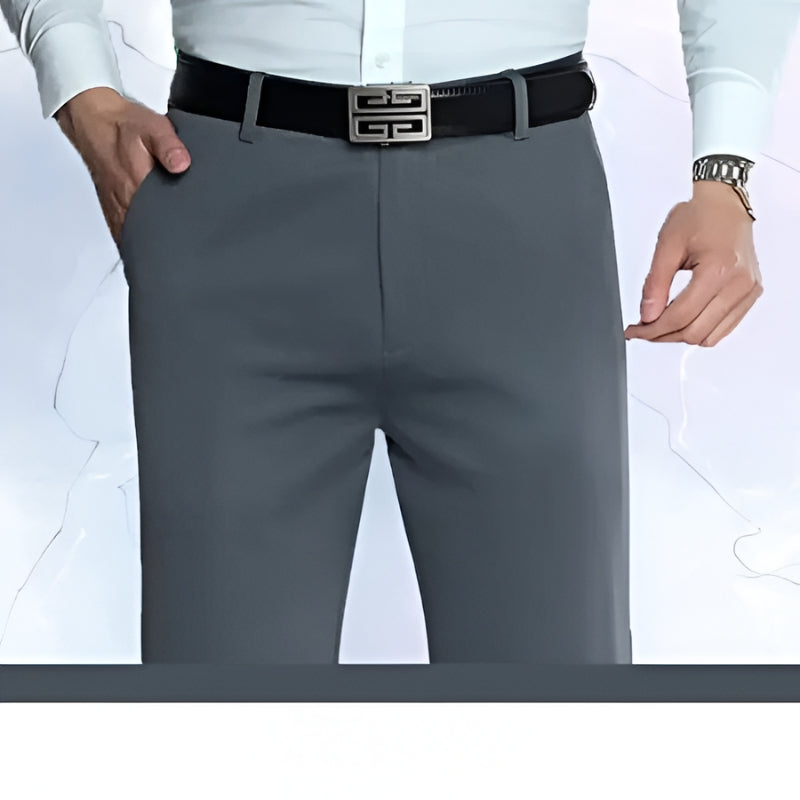 Klassieke beige herenbroek met hoge taille, perfecte pasvorm voor de zomer, biedt comfort en stijl voor elk evenement.