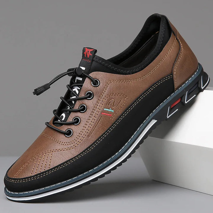 Bovenaanzicht van stijlvolle heren Oxford comfortschoenen in donkerbruin, met orthopedische zool.