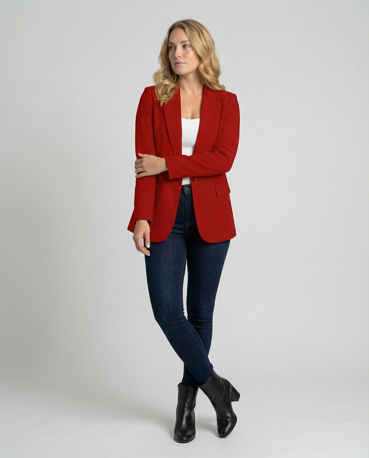 Stijlvolle dames blazer met klassieke revers en getailleerde snit. Geschikt voor formele en casual gelegenheden.