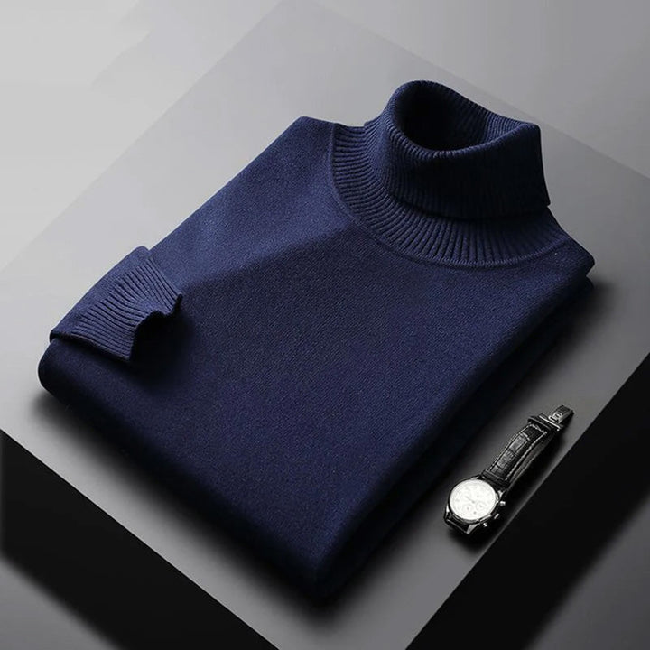 Stijlvolle heren coltrui in donkerblauw, perfect voor casual chic. Comfortabel en warm, ideaal voor elegante herfstlooks.