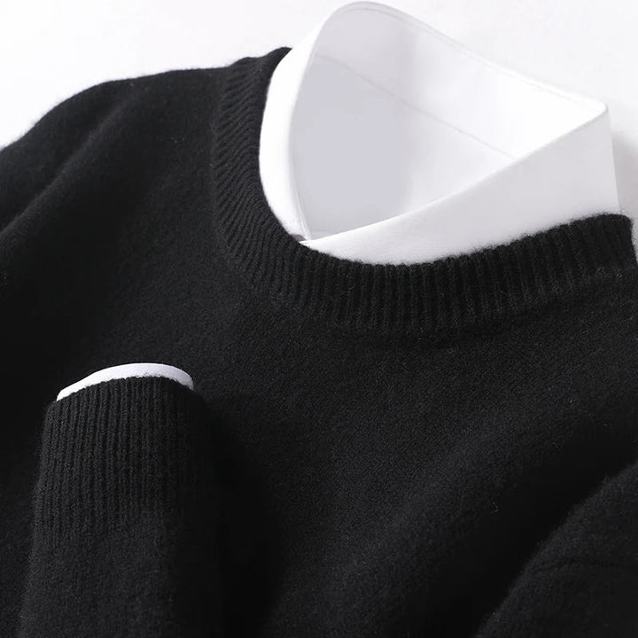 Verfijnde heren crewneck, combineert warmte met een strakke look.