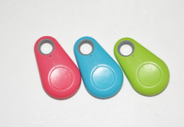 Kleine, waterdichte GPS tracker voor real-time veiligheid; ideaal voor kinderen en huisdieren; compact en gebruiksvriendelijk