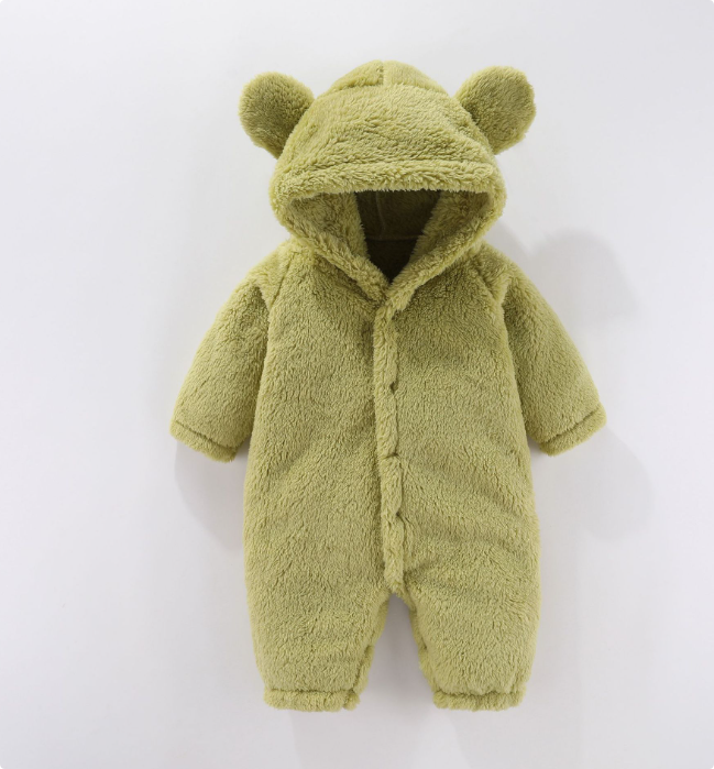"Knusse baby fleece romper met capuchon, zacht en warm, perfect voor koude dagen, beschikbaar in verschillende kleuren."