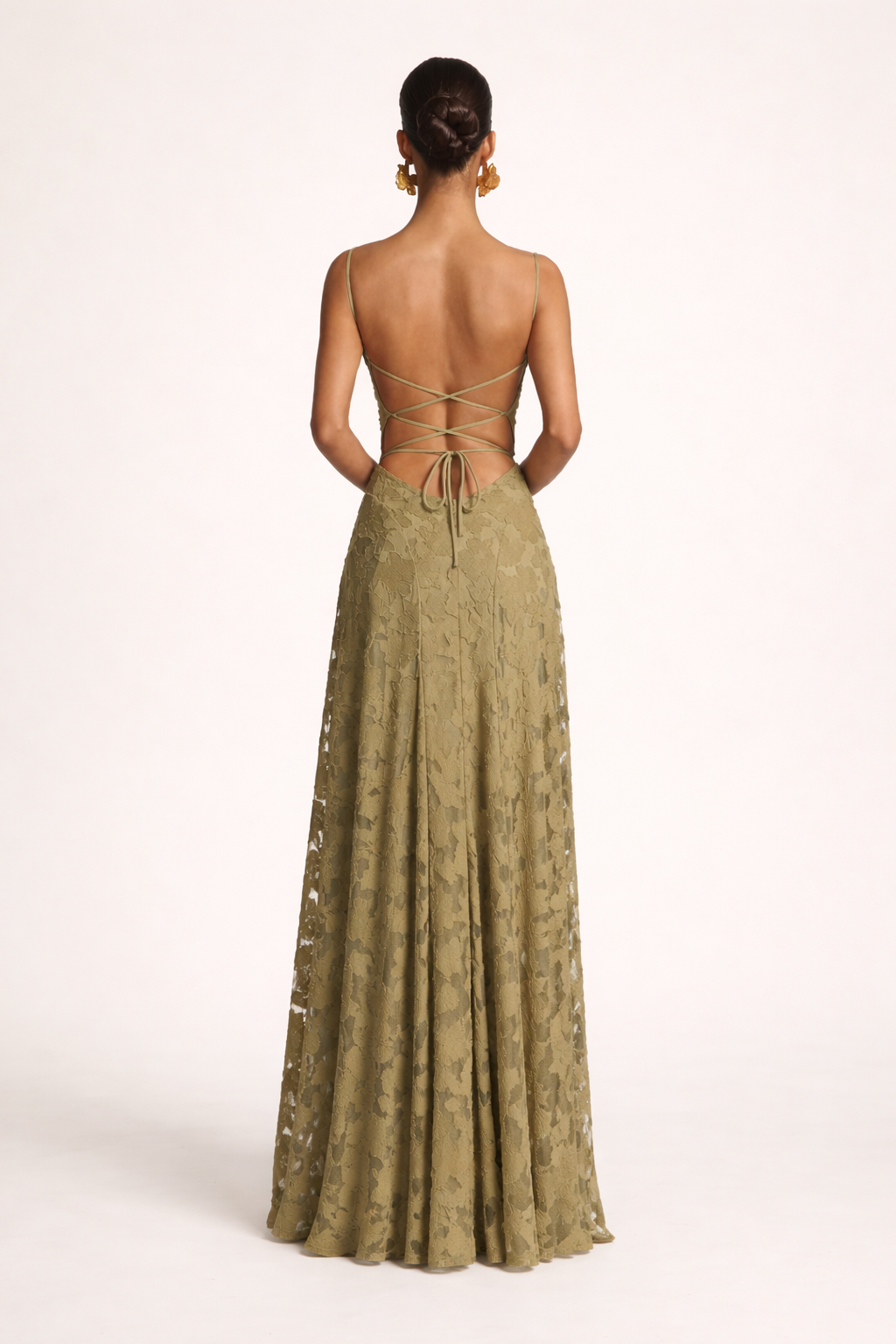 Adembenemende galajurk voor dames. Deze elegante lange jurk is een perfecte avondjurk voor elke gelegenheid.