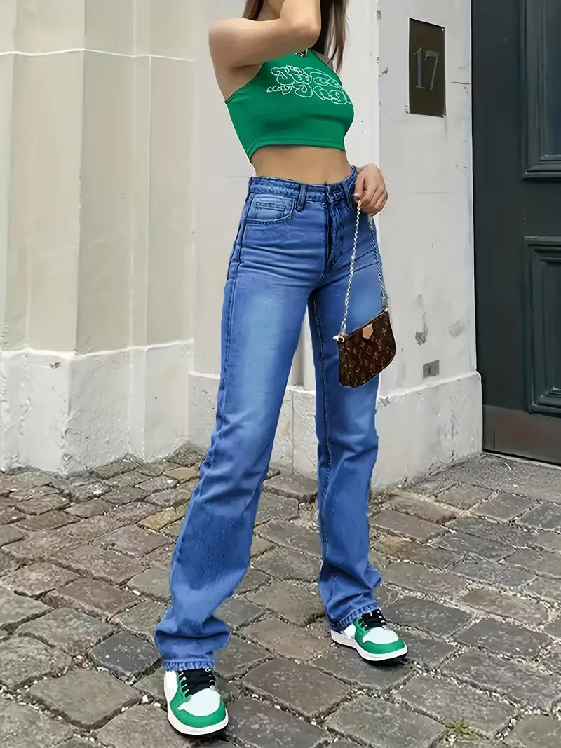 Dames straight jeans lichtblauw, hoge taille; ideaal voor een frisse, casual voorjaarslook.
