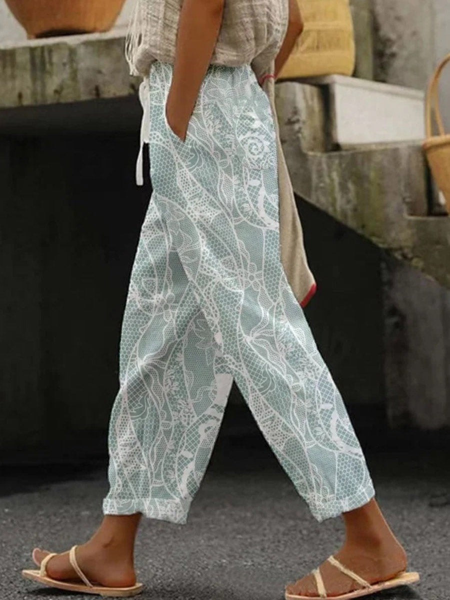 Lichtblauwe dames zomerbroek met elastische taille, van luchtig katoenblend met losse pasvorm, ideaal voor casual gebruik.
