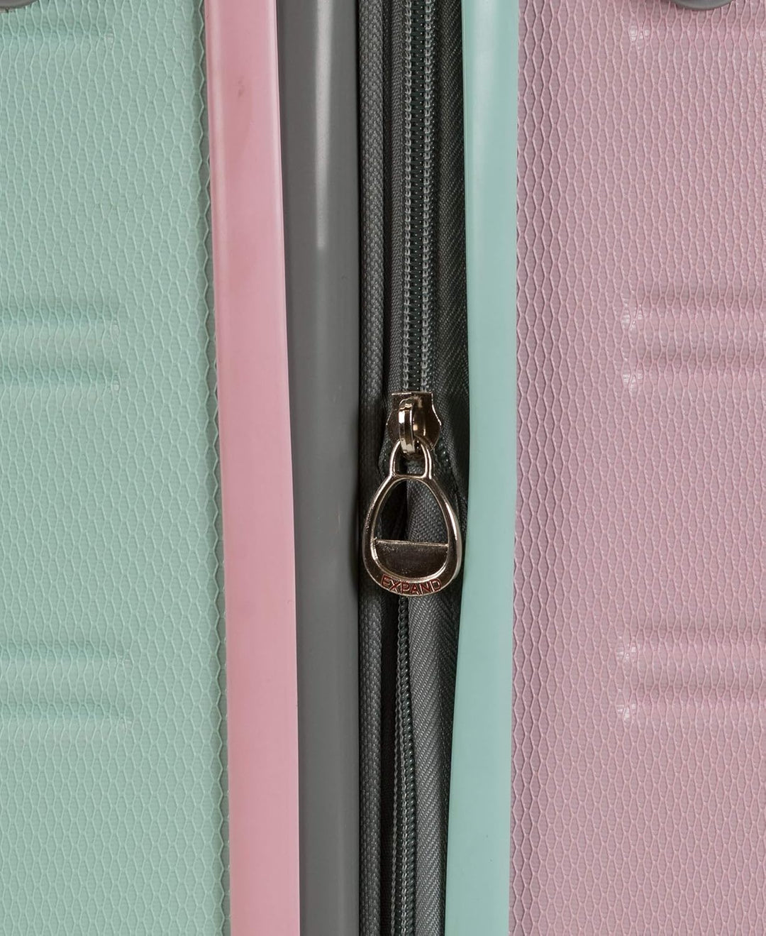 Unisex Cotton Candy lichtgewicht handbagage met spinnerwielen, uitbreidbaar voor extra ruimte.