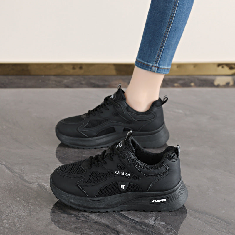 Moderne damessportschoenen, ademend en lichtgewicht, met flexibele zool voor optimale bewegingsvrijheid.