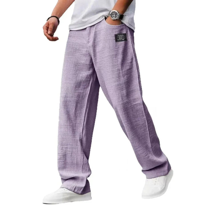 Herenbroek met elastische taille en rechte pijp. Lichtgewicht en comfortabel, perfect voor de zomer.