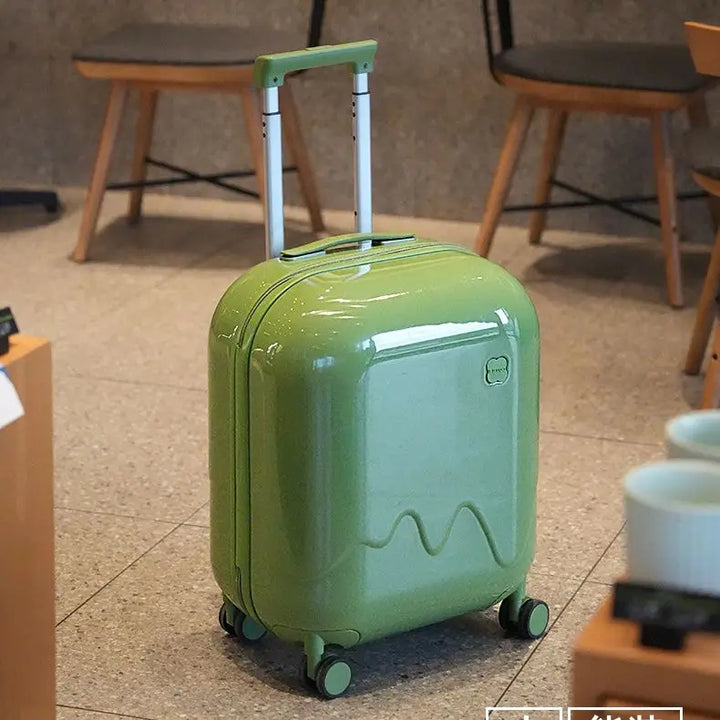 Veilige kinderkoffer met cijferslot voor zorgeloos reizen; duurzame, lichtgewicht bagage voor kids.