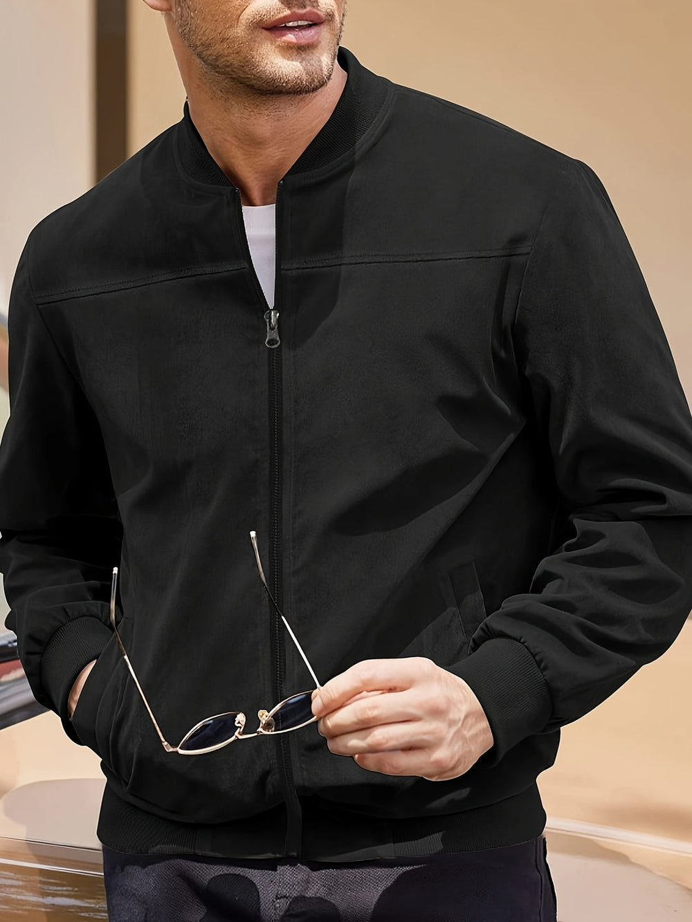 Lichtgewicht marineblauwe herenjas voorzijde, stijlvolle ademende jas met opstaande kraag en ritssluiting voor elke gelegenhe