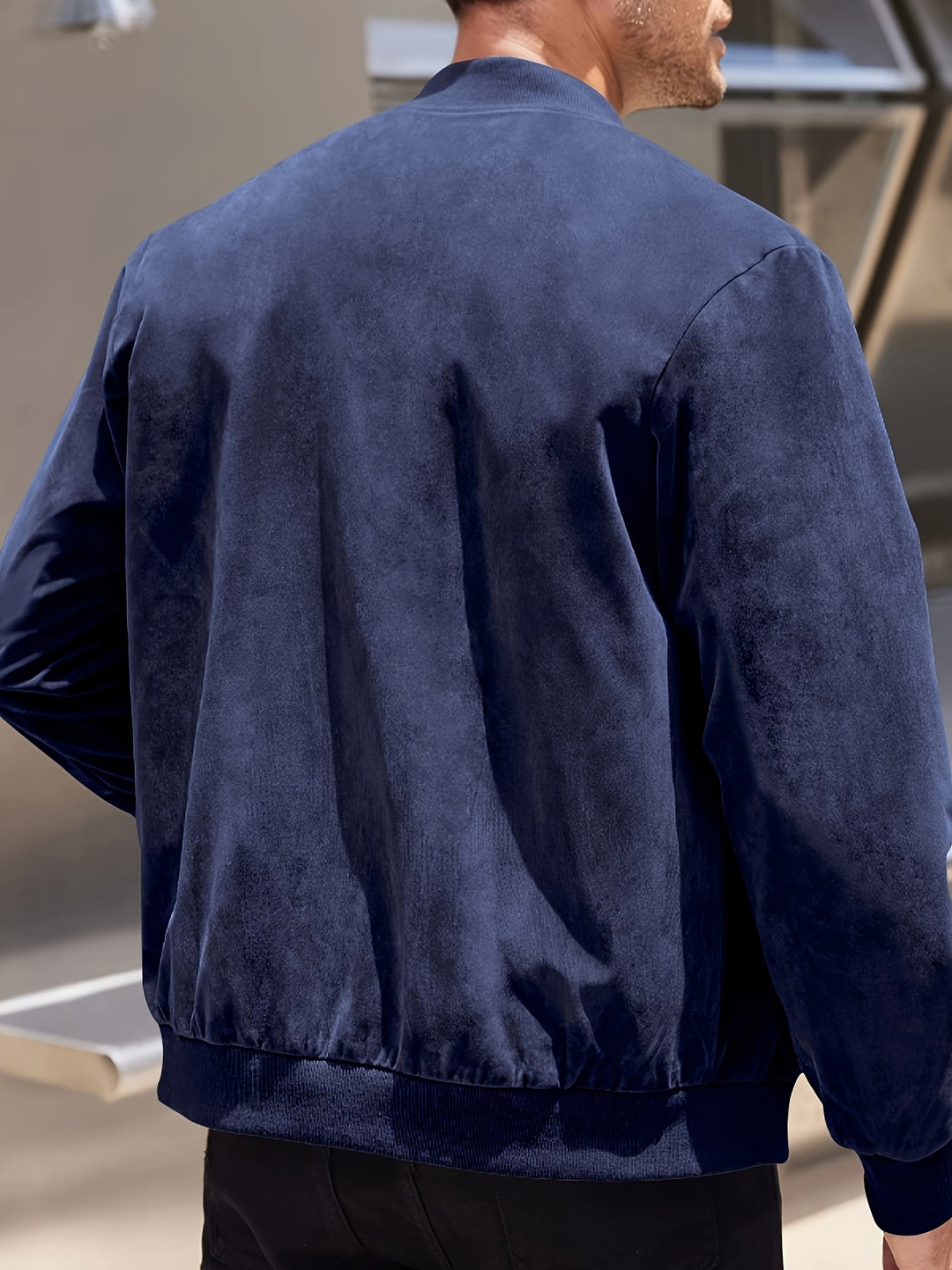 Lichtgewicht marineblauwe herenjas voorzijde, stijlvolle ademende jas met opstaande kraag en ritssluiting voor elke gelegenhe