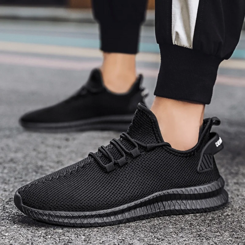 Stijlvolle outfit met de bruine lichtgewicht orthopedische herenschoenen, perfect voor casual gelegenheden.