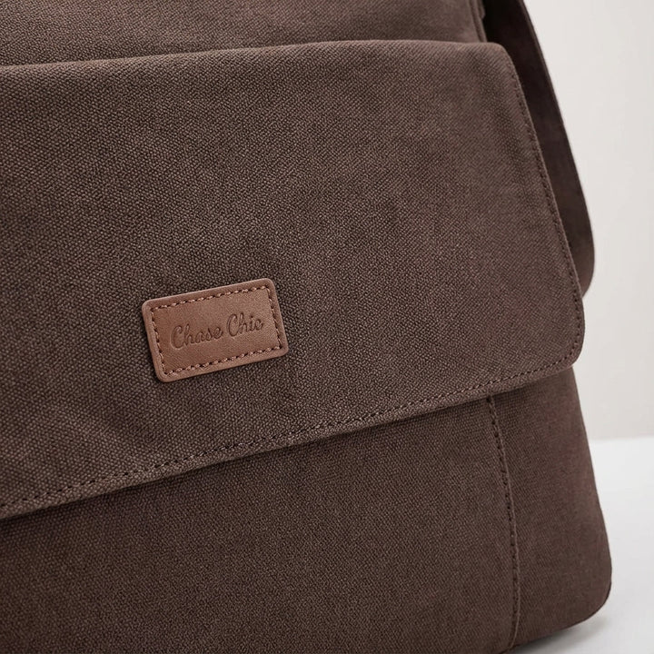 Unisex schoudertas/crossbodytas voor laptop, lichtgewicht en comfortabel te dragen; perfect als reistas of werktas.