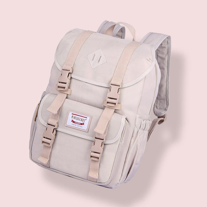 Unisex pendelrugzak (20-35L) in gebruik, ideaal voor avonturiers, stedentrips en outdoor activiteiten.