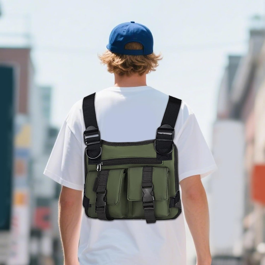 Dynamisch hardloopvest voor mannen, verstelbaar en ontworpen voor maximale bewegingsvrijheid.