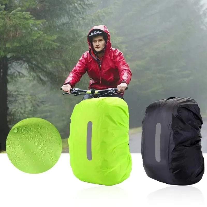 Waterdichte lichtgewicht rugzak regenhoes, reflecterend voor extra veiligheid, ideaal wandelaccessoire.
