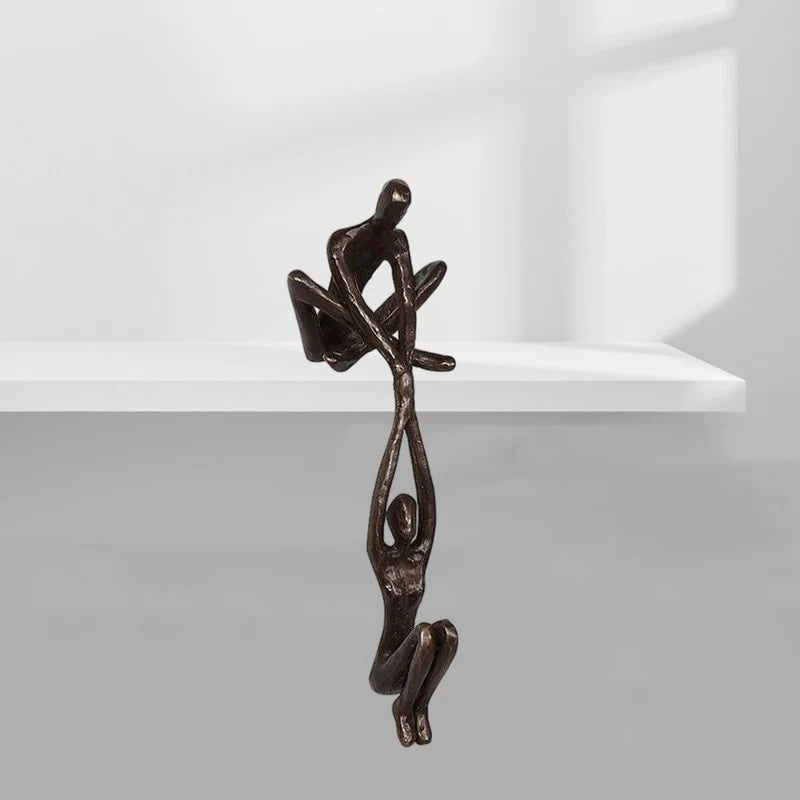 Modern design liefdesbeeldje van hars voor woondecoratie, symboliseert samenzijn en affectie.