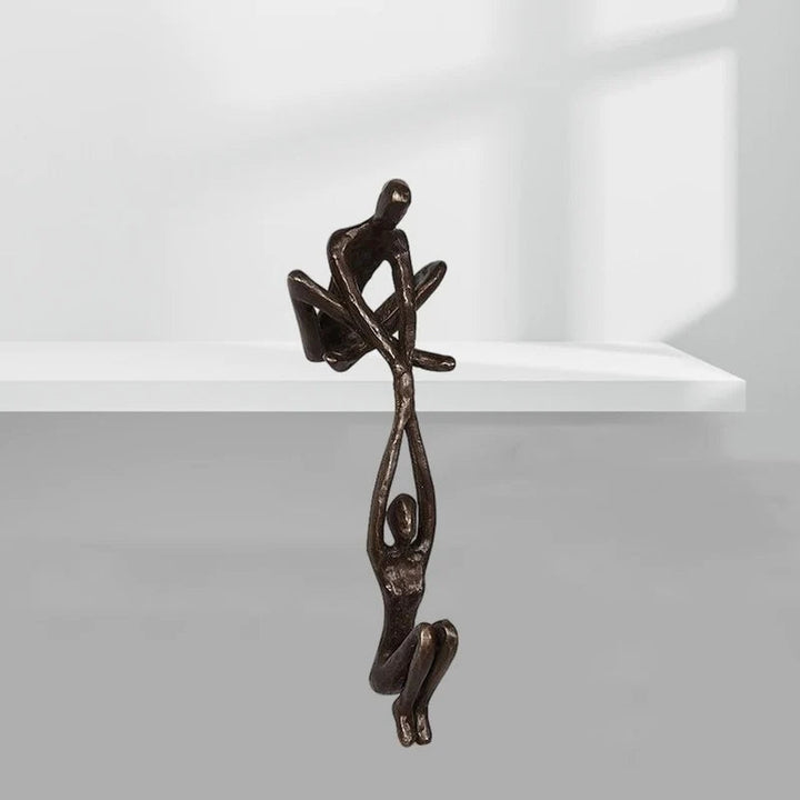 Modern design liefdesbeeldje van hars voor woondecoratie, symboliseert samenzijn en affectie.