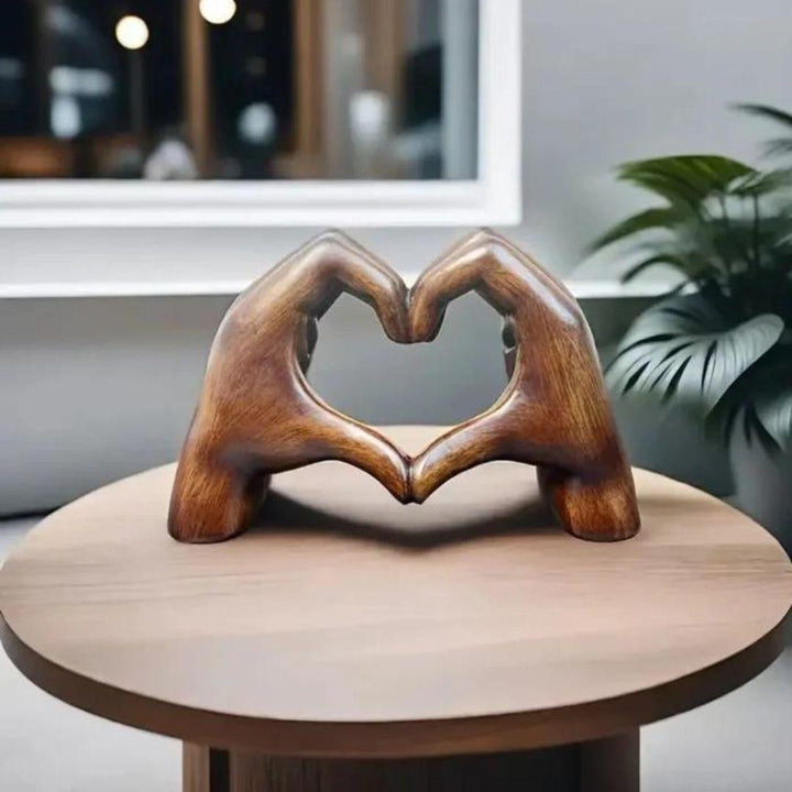 Rustiek handgemaakt hartvormig kunstwerk, een tijdloos liefdessymbool en perfect geschenk voor interieur.