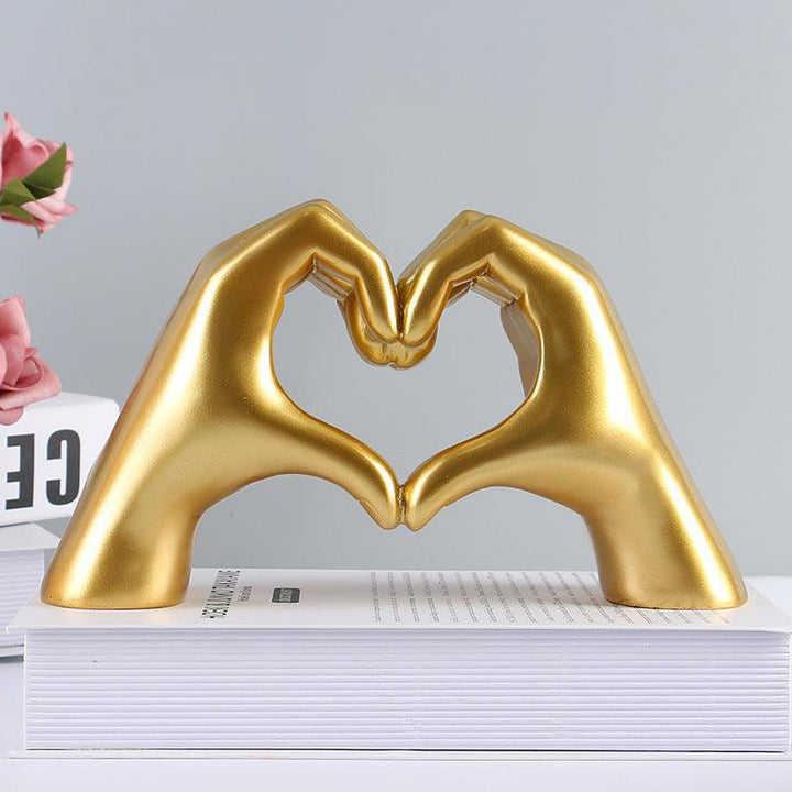 Ambachtelijk vervaardigd hart decoratie, een symbool van liefde dat warmte toevoegt aan elk huis.