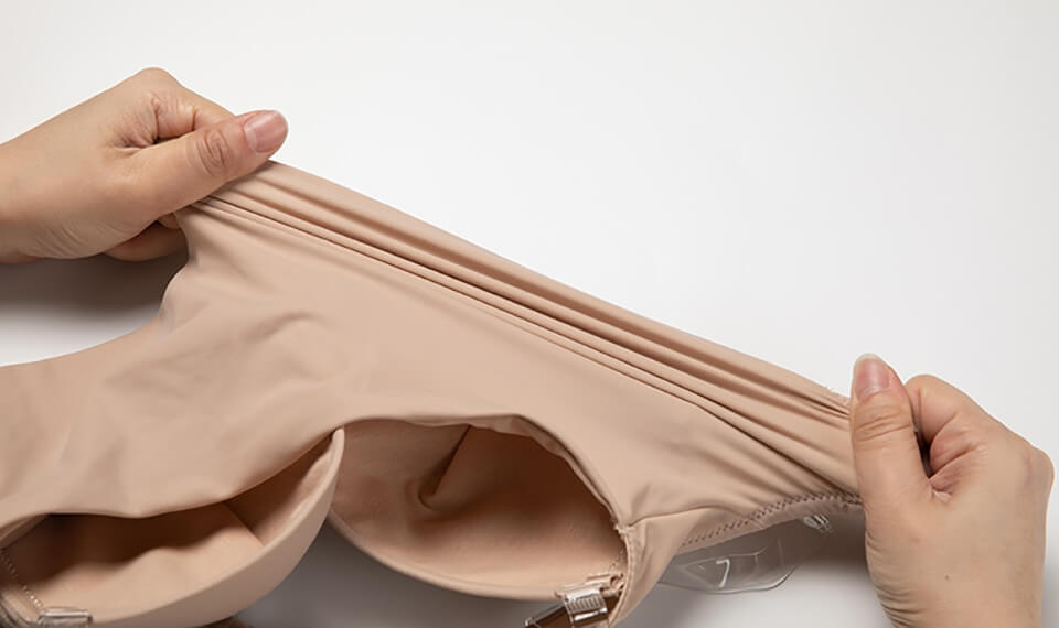 "Lina Diepe V-hals Backless Body Shaper, elegante en comfortabele shapewear met naadloos ontwerp en sensuele uitstraling."