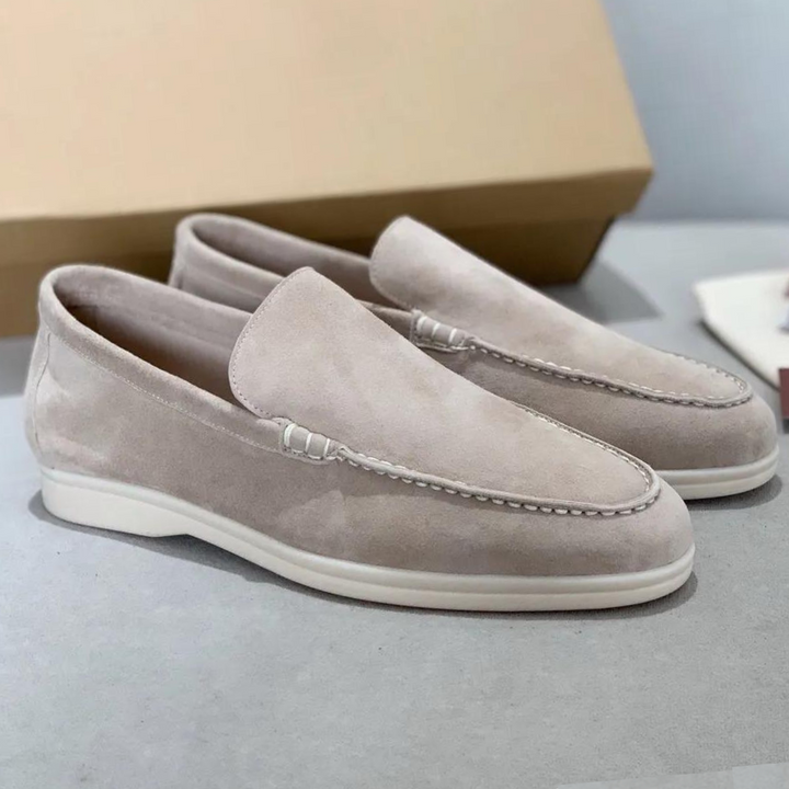 Lucas luxe suède heren loafers beige, voor elegantie en comfort. Hoogwaardig en ademend met antislipzool. Ideaal dagelijks.