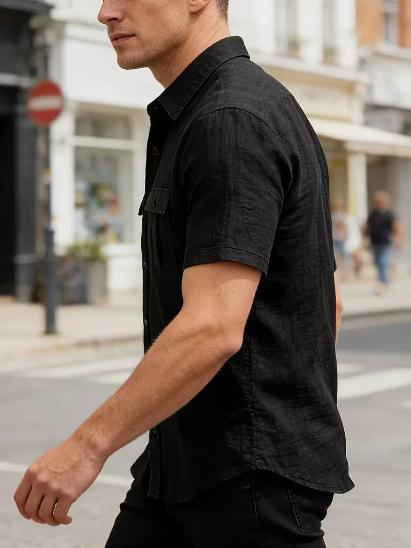 Casual heren blouse met korte mouwen, praktische borstzakken en V-hals voor vrije tijd.