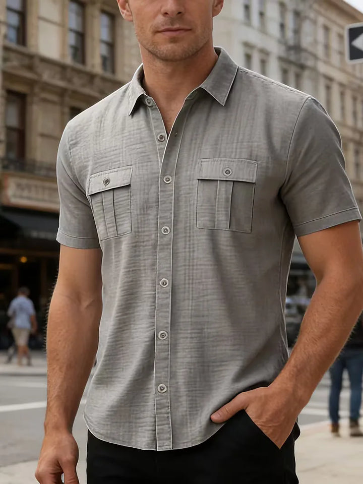 Trendy heren overhemd met korte mouwen, borstzakken, luchtige stof en regular fit.
