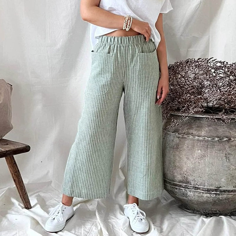 Luchtige dames zomerbroek met losse pasvorm en ruime zakken, ideaal voor een comfortabele casual look.