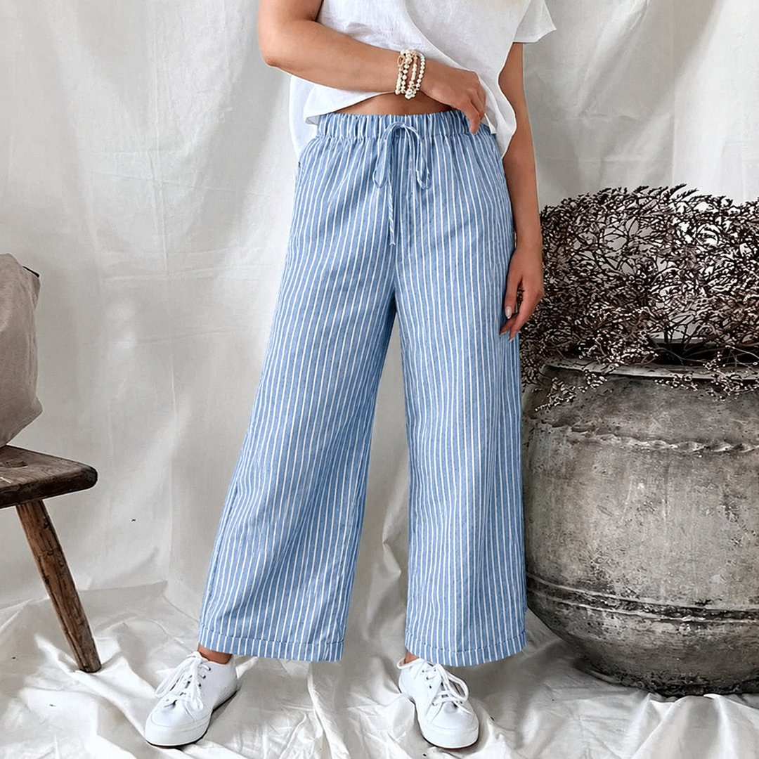 Comfortabele en ademende dames zomerbroek met ruime zakken, ideaal voor warme dagen en relaxte stijl.