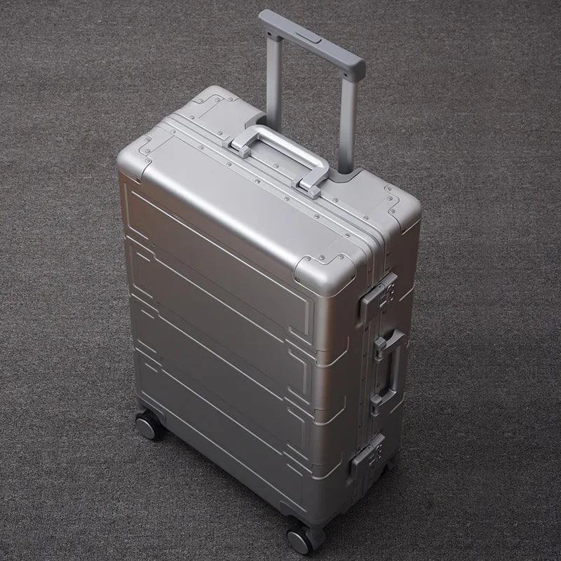 Luxe aluminium hardshell reiskoffer Pristina, stijlvol en duurzaam voor elke reis.
