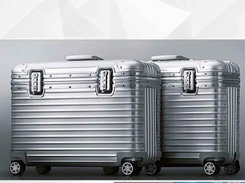 Stijlvolle unisex aluminium reiskoffer, lichtgewicht en duurzaam, met 360° spinnerwielen voor moeiteloos vervoer.