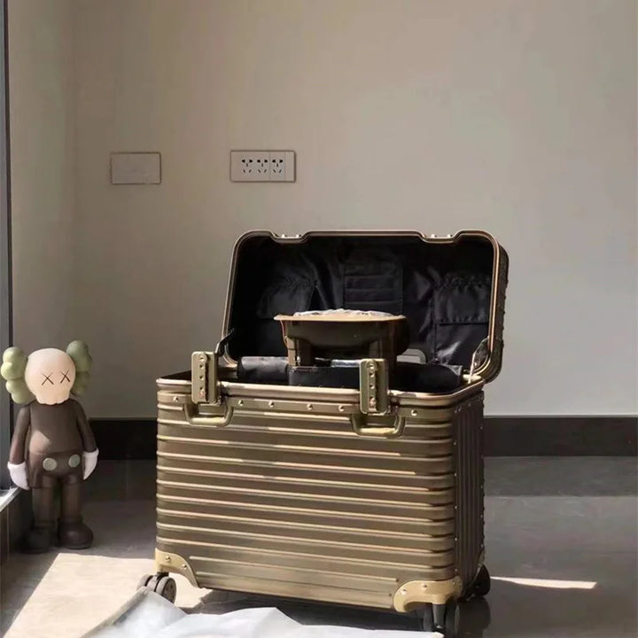 Luxe reisbagage: hardcase aluminium koffer met TSA-slot, ontworpen voor duurzaamheid en optimale reisveiligheid.