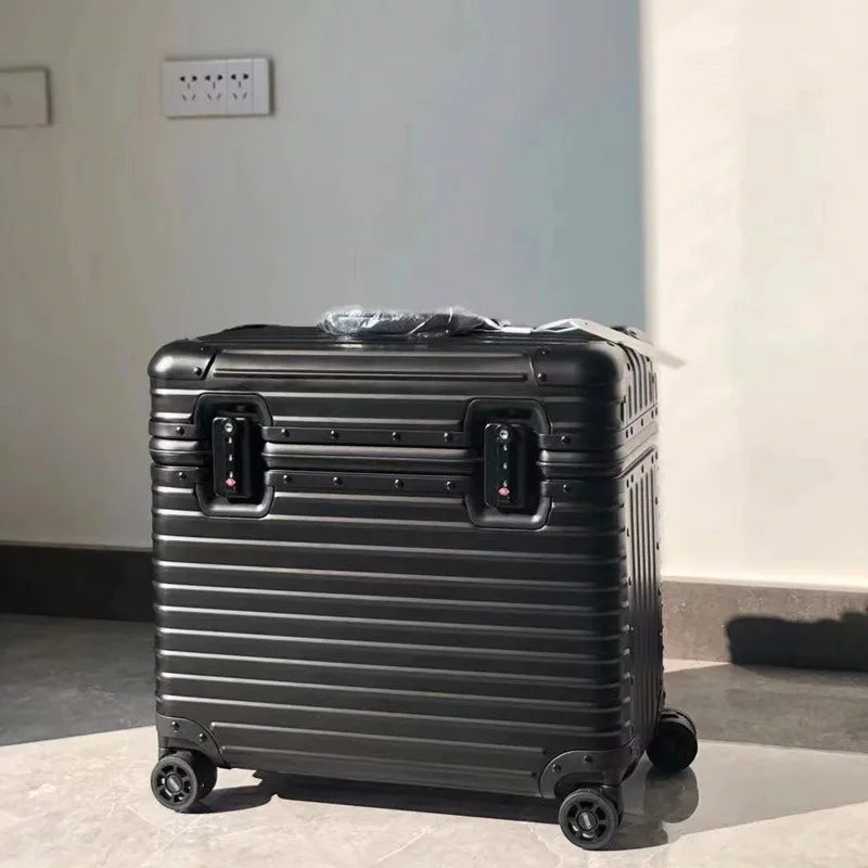 Unisex Monaco aluminium reiskoffer met robuuste hardcase schaal, inclusief TSA-slot voor zorgeloos bagagevervoer.
