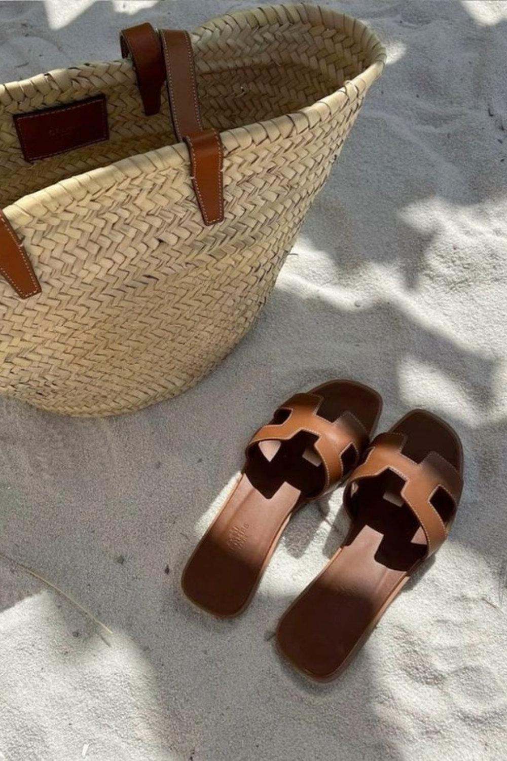 Modieuze dames teenslippers met luxe ontwerp, perfect voor zomerse dagen en ontspanning. Platte zool.