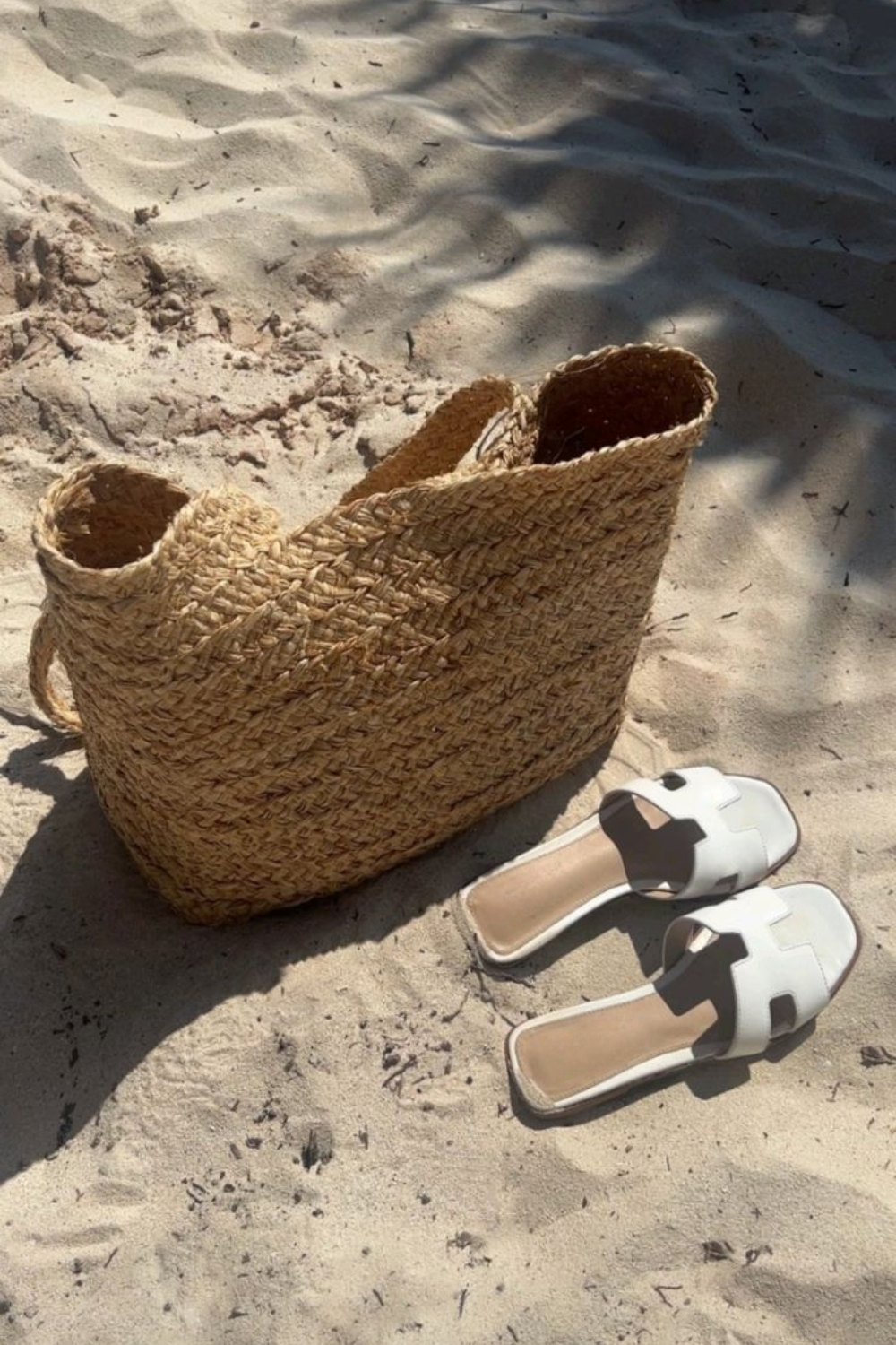 Elegante dames teenslippers, luxe en comfortabel, perfect als zomer schoenen of strand slippers.