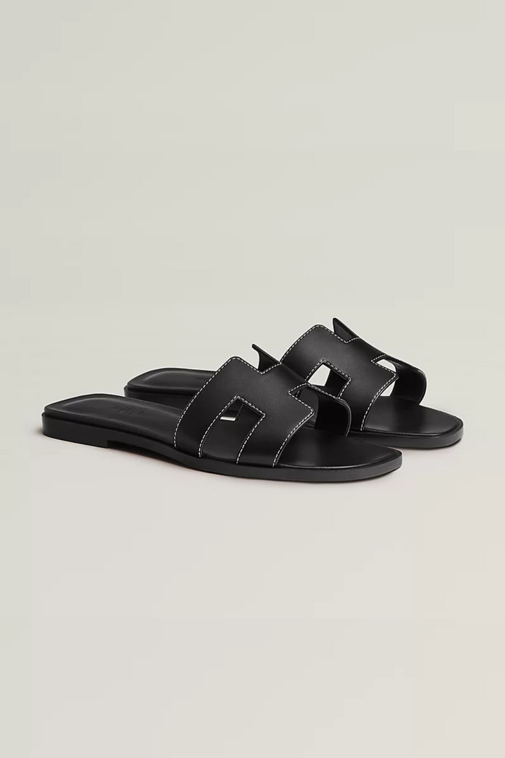 Comfortabele luxe dames teenslippers, perfect voor een stijlvolle zomerse look; platte zool.