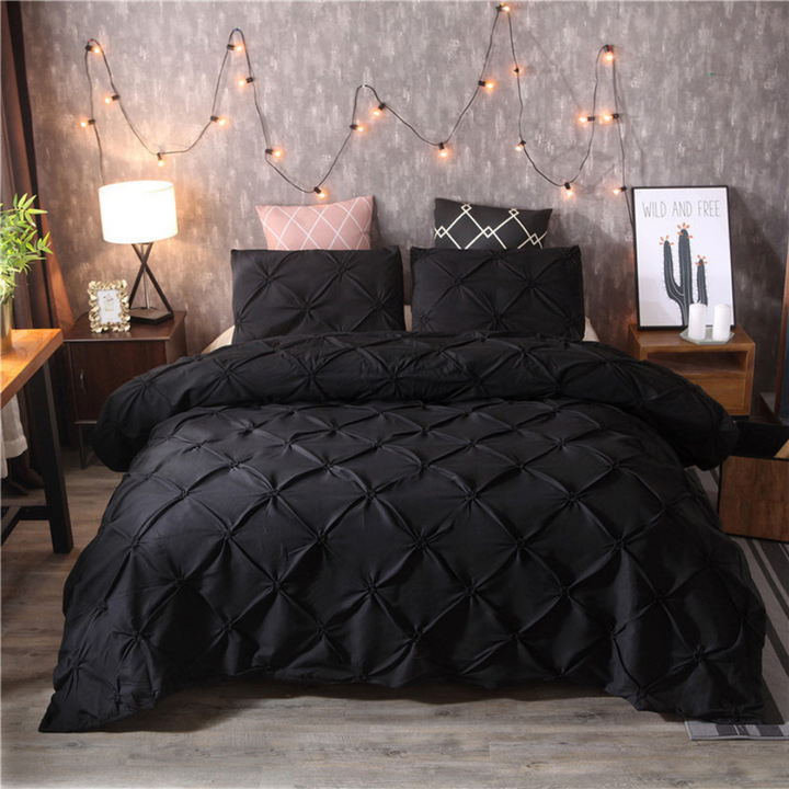 Strijkvrije dekbedovertrekset van zacht beddengoed, perfect voor een moderne en comfortabele slaapkamer.