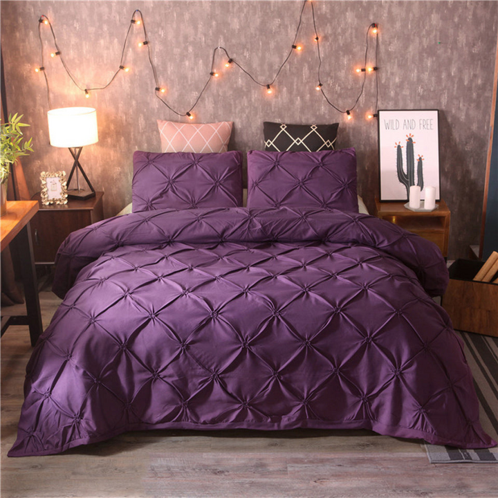 Complete dekbedovertrekset met kussenslopen, zacht en strijkvrij, voor een elegante en comfortabele slaapkamer.