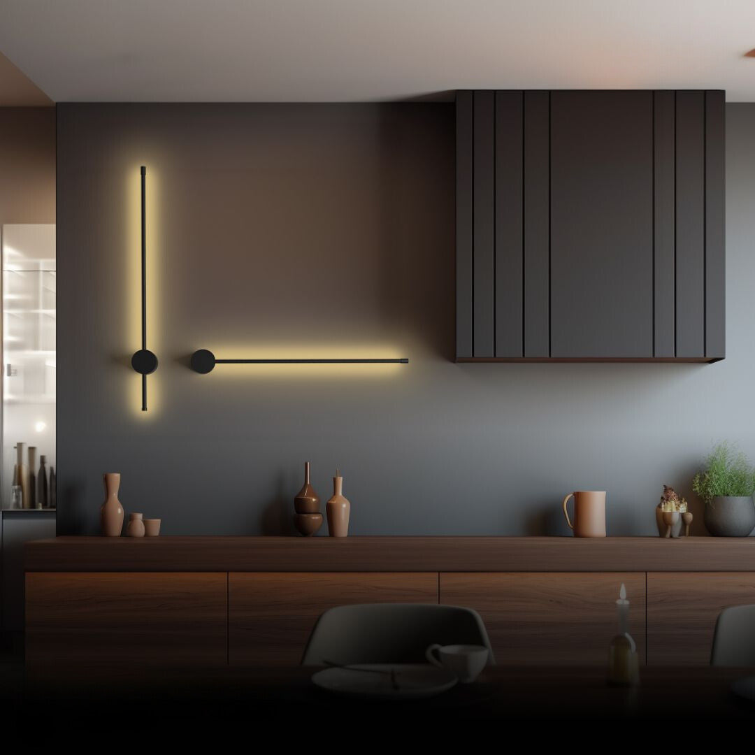 Luxe dimbare wandlamp van zwart aluminium, moderne LED-verlichting met afstandsbediening voor sfeervol interieur.