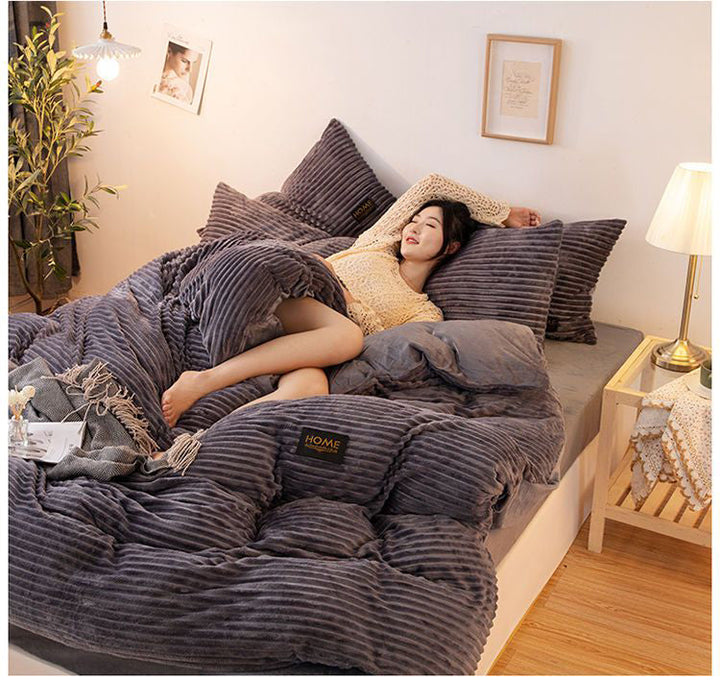 Fluwelen fleece dekbedovertrek, speciaal voor winter. Zacht, warm en comfortabel textiel voor een luxe slaapkamer.