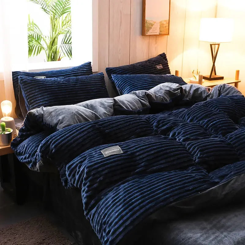 Stijlvol fluweel fleece dekbedovertrek in luxe textuur. Voelt heerlijk zacht en houdt je warm de hele winter.