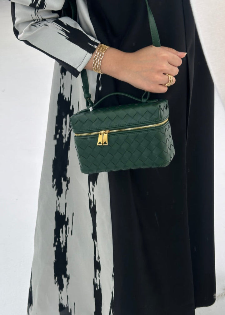 Chique gevlochten crossbody tas, ook te gebruiken als schoudertas. Luxe en elegant voor dagelijks gebruik.