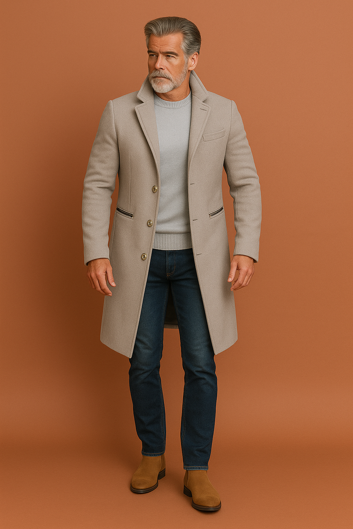 Luxe heren trenchcoat in klassiek design, ideaal voor zakelijk of casual chic. Tijdloze herfst- en winterjas.