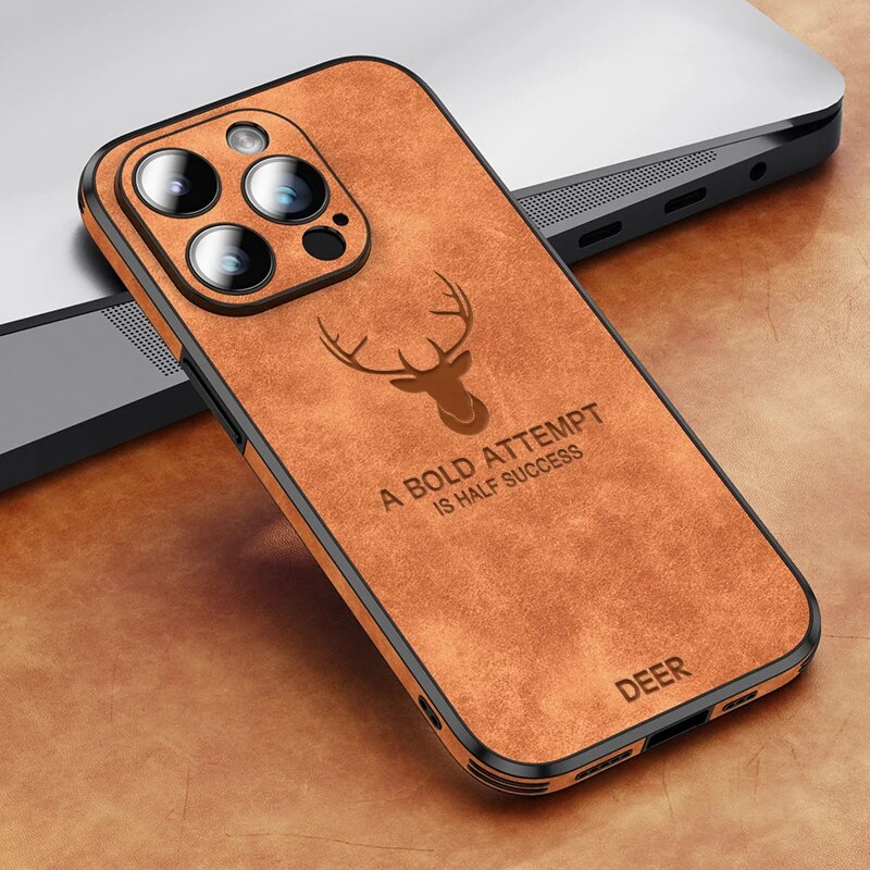 Gebruiksvriendelijk leren iPhone hoesje, alle knoppen blijven toegankelijk.