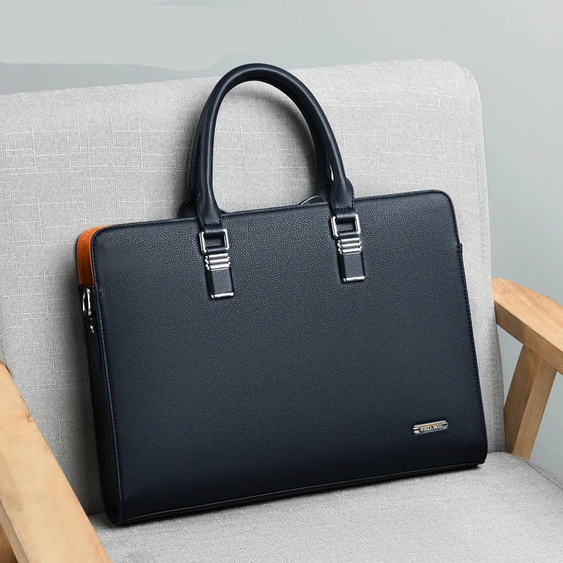 Stijlvolle bruine Portaro heren aktetas/werktas, perfect voor laptop en zakelijke reizen.