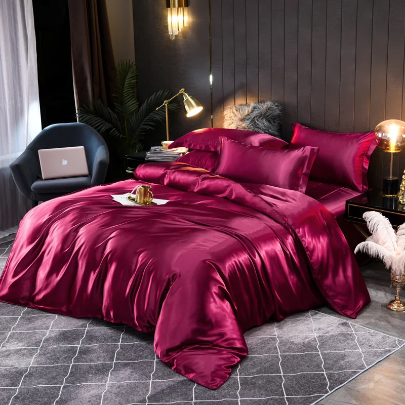 "Luxe satijnen beddenset, zijdezacht en chic; dekbedovertrek en kussenslopen in elegante kleuren voor ultiem comfort."