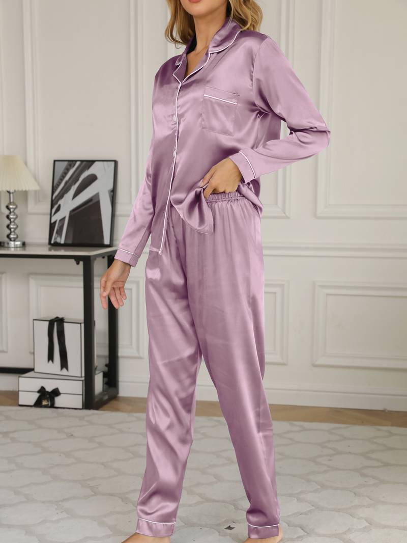 "Luxe satijnen dames pyjama set, blouse met knoopsluiting, lange broek, elegantie & comfort in lila, roze, bordeaux, wit."